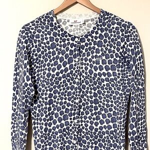 Vineyard  Vines cardigan sweater seashell pattern size XS.